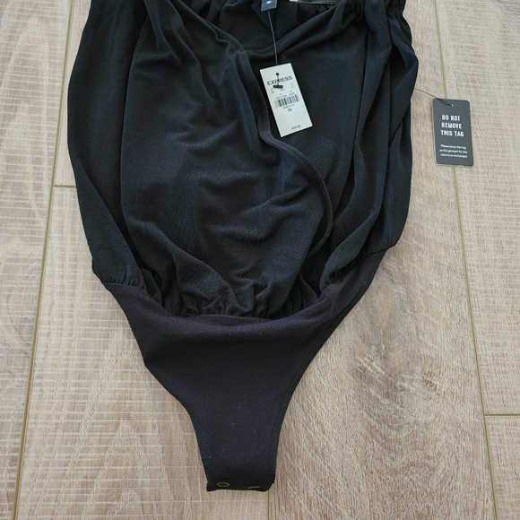 NWT | EXPRESS | Black Spaghetti Strap V-Neck Bodysuit | XS - Picture 4 of 5